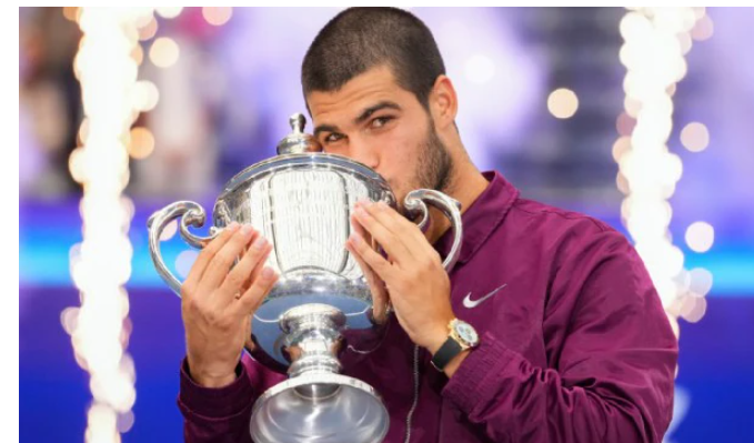 Carlos Alcaraz celebrating his victory at the 2025 US Open